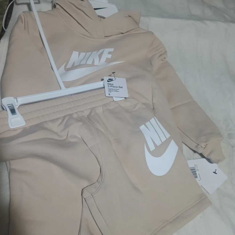 Nike Beige Hoodie and Shorts Set - Picture 2 of 2